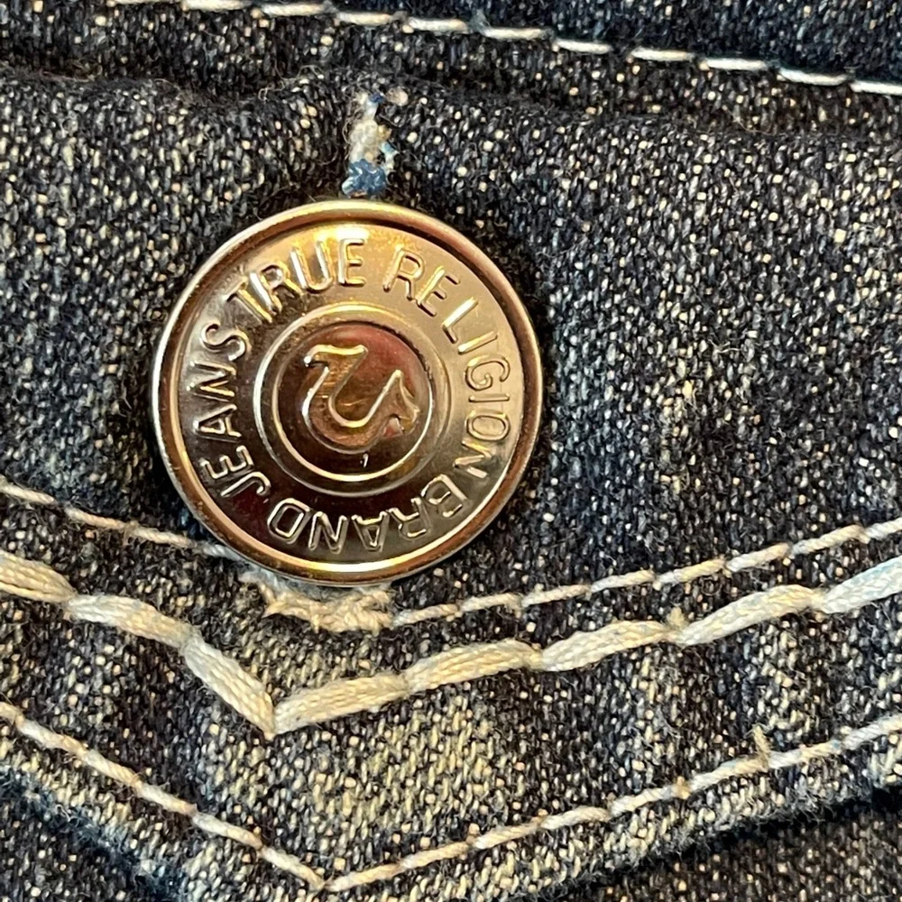 True Religion Men's Relaxed Jeans in Blue with Red Label